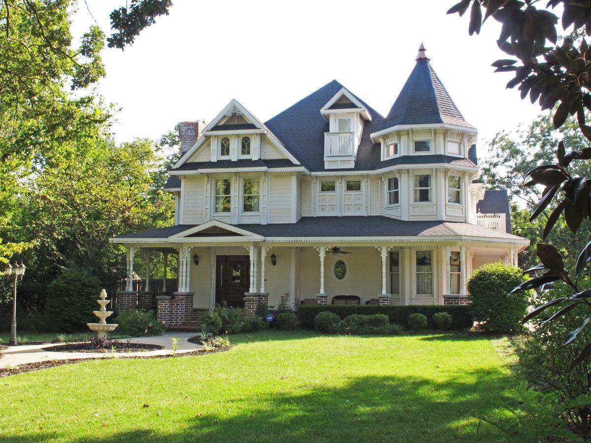 The Victoria Bed & Breakfast 벤톤빌 외부 사진