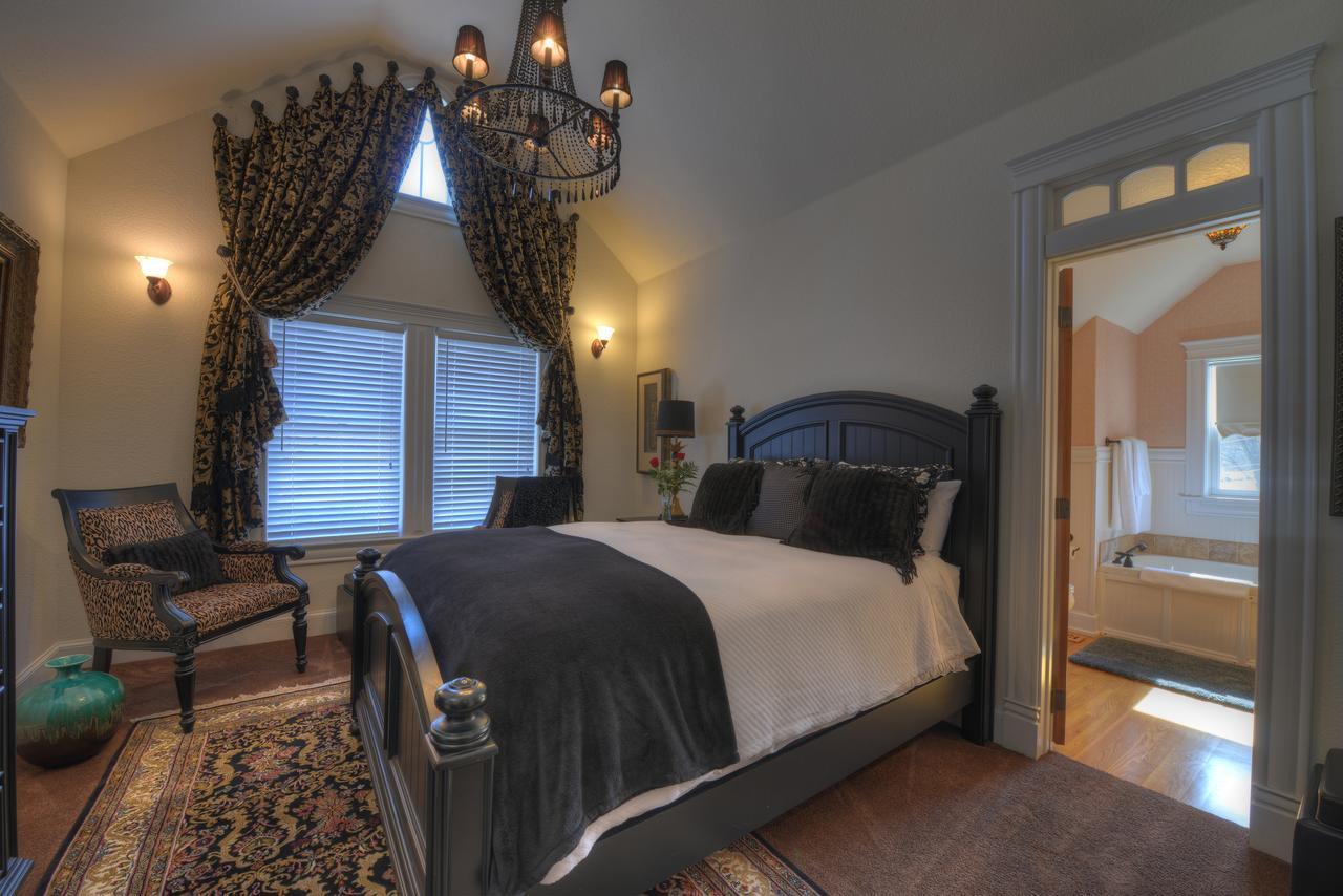 The Victoria Bed & Breakfast 벤톤빌 외부 사진