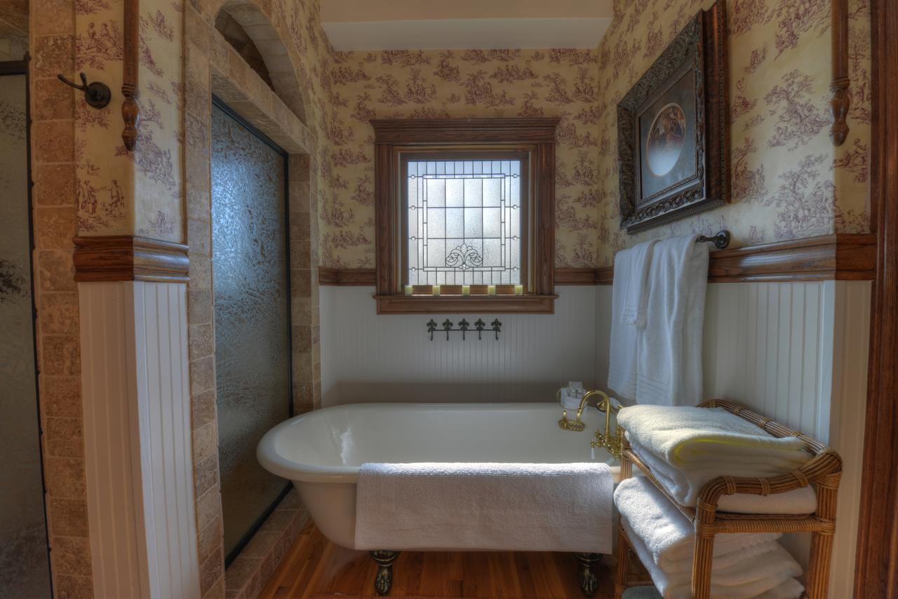 The Victoria Bed & Breakfast 벤톤빌 외부 사진