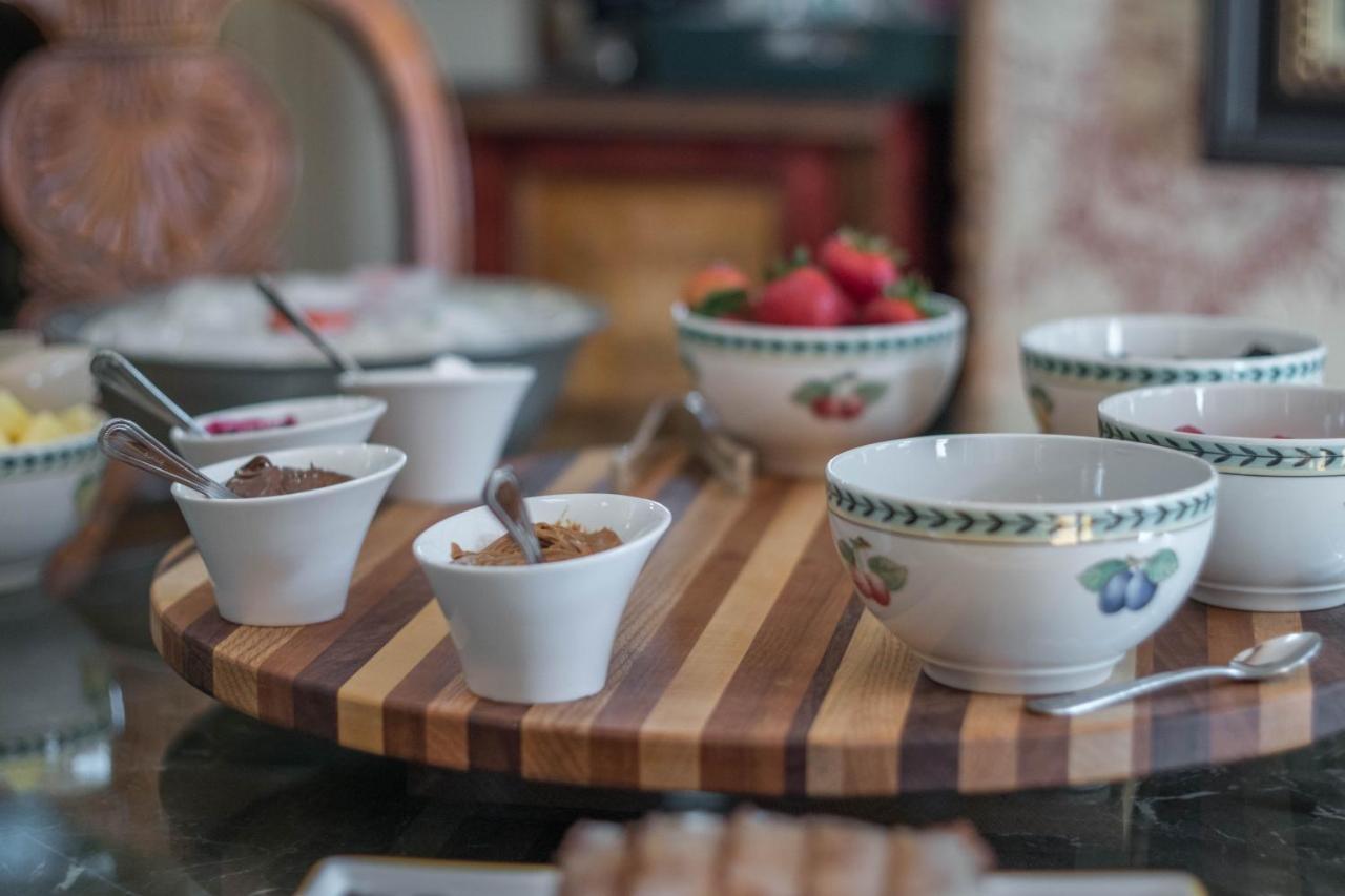 The Victoria Bed & Breakfast 벤톤빌 외부 사진