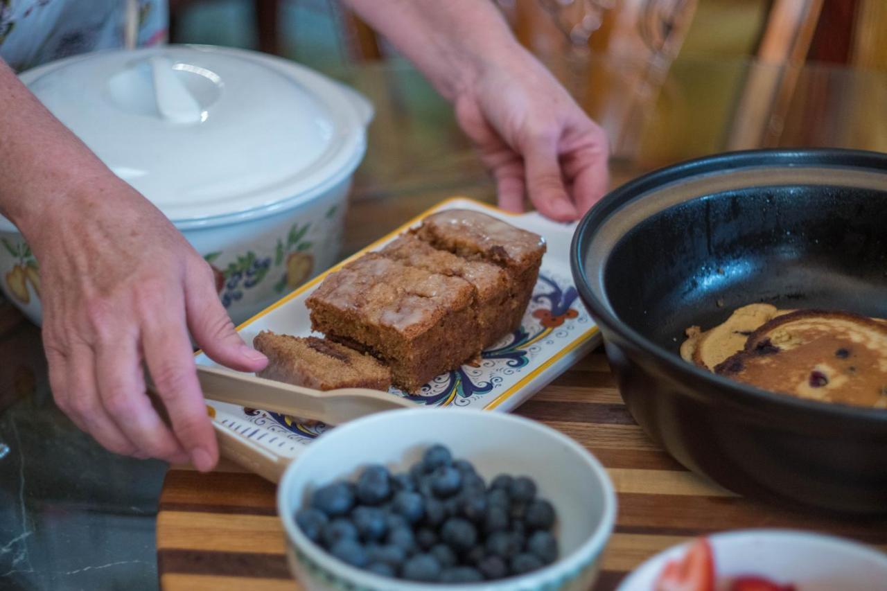 The Victoria Bed & Breakfast 벤톤빌 외부 사진