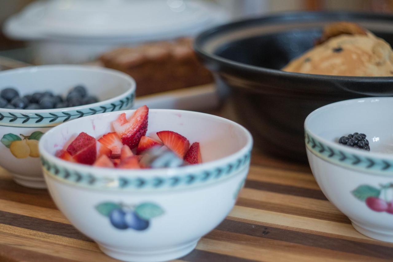The Victoria Bed & Breakfast 벤톤빌 외부 사진