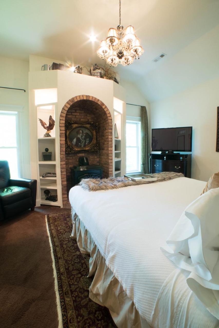The Victoria Bed & Breakfast 벤톤빌 외부 사진