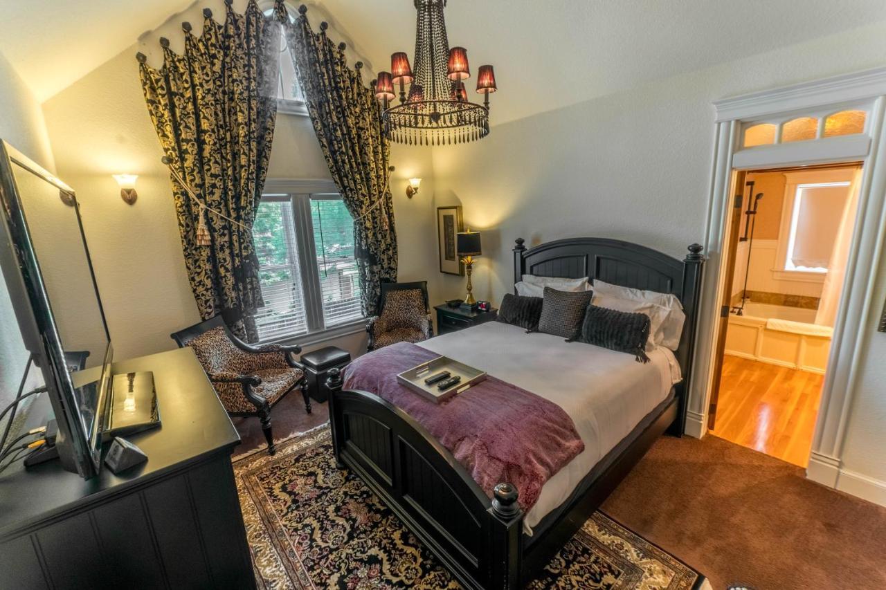 The Victoria Bed & Breakfast 벤톤빌 외부 사진