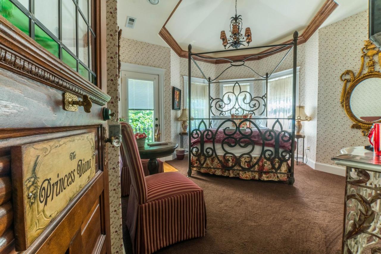 The Victoria Bed & Breakfast 벤톤빌 외부 사진