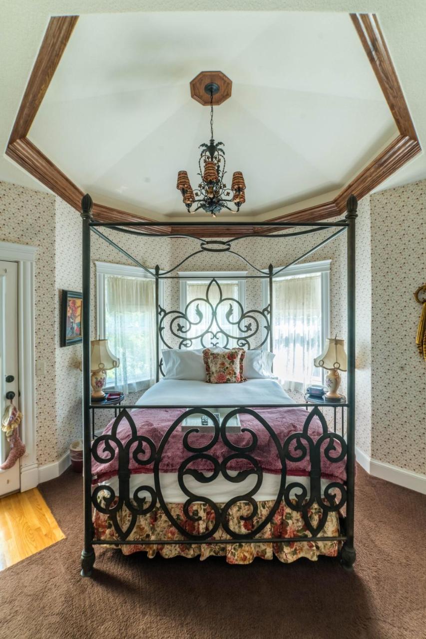 The Victoria Bed & Breakfast 벤톤빌 외부 사진